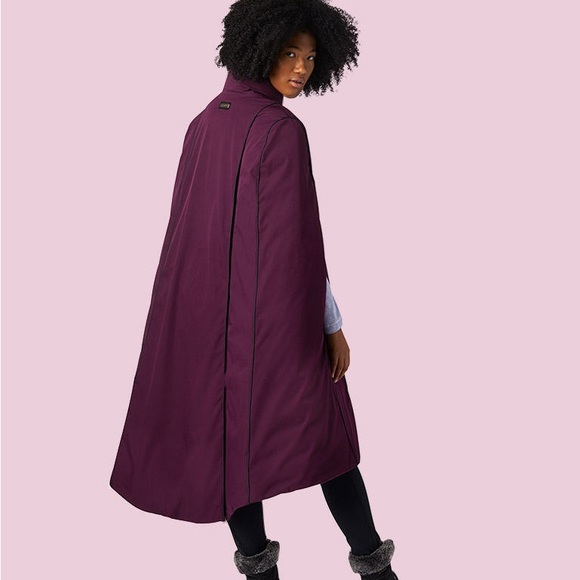 Columbia Disney Frozen 2 Princess Anna Inspired Cape - Picture 3 of 7